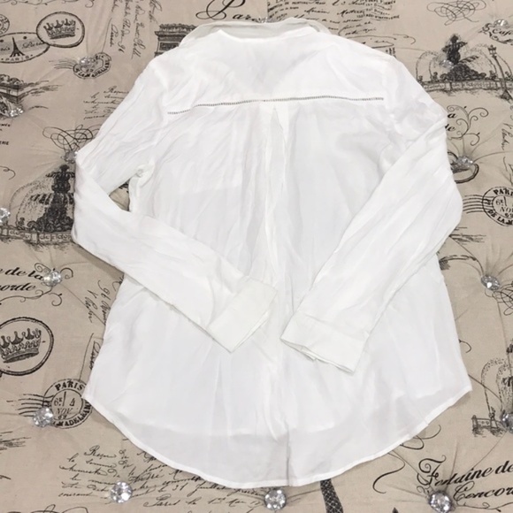 BeachLunchLounge Apple Back Pleat Button Front Shirt - Picture 6 of 7